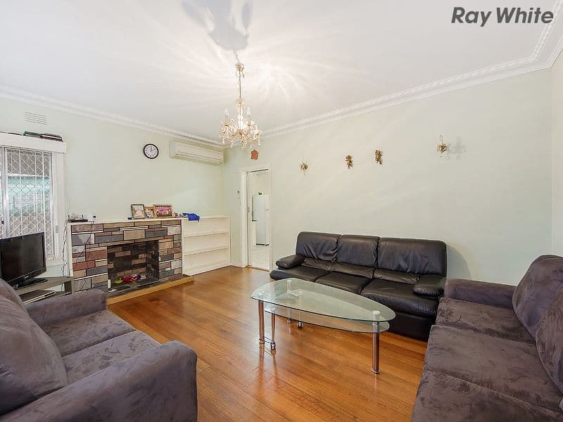 18 Alexina Street, ST ALBANS VIC 3021, St Albans - Thumbnail 2