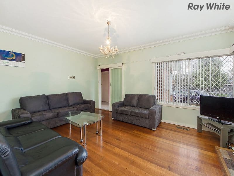 18 Alexina Street, ST ALBANS VIC 3021, St Albans - Thumbnail 3