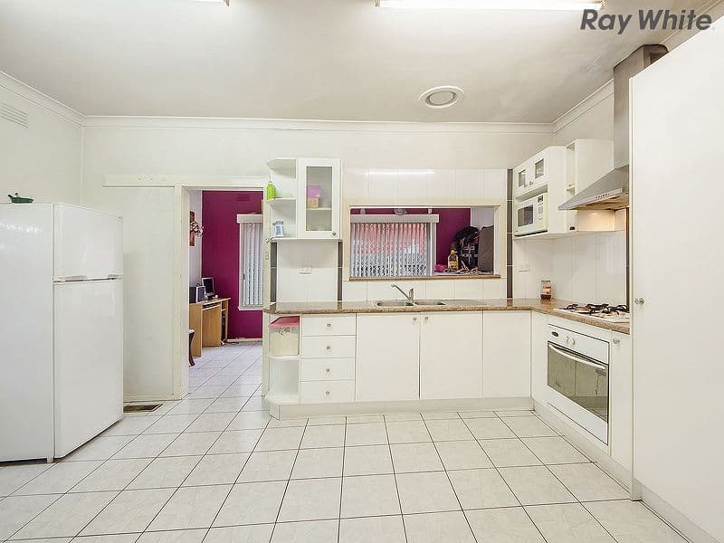 18 Alexina Street, ST ALBANS VIC 3021, St Albans - Thumbnail 4