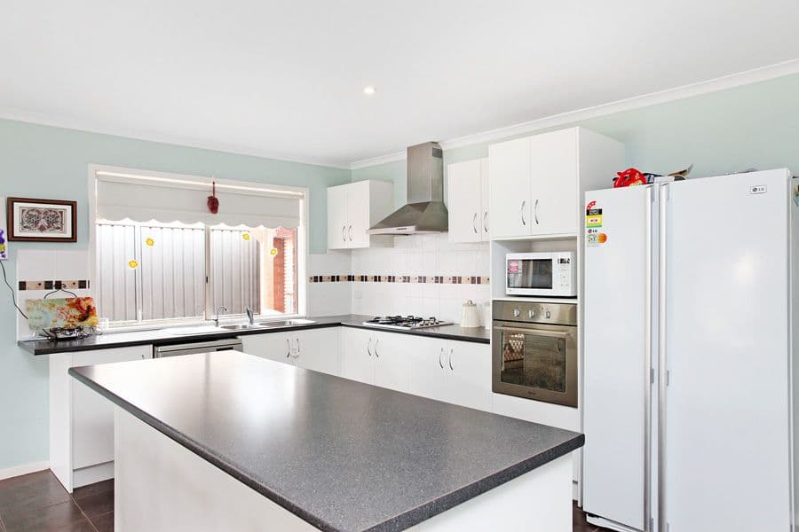 24 Broadwater Street, WYNDHAM VALE VIC 3024, Wyndham Vale - Thumbnail 2