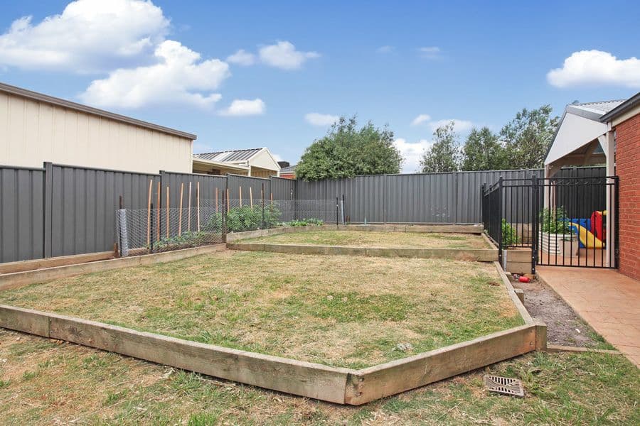 24 Broadwater Street, WYNDHAM VALE VIC 3024, Wyndham Vale - Thumbnail 8