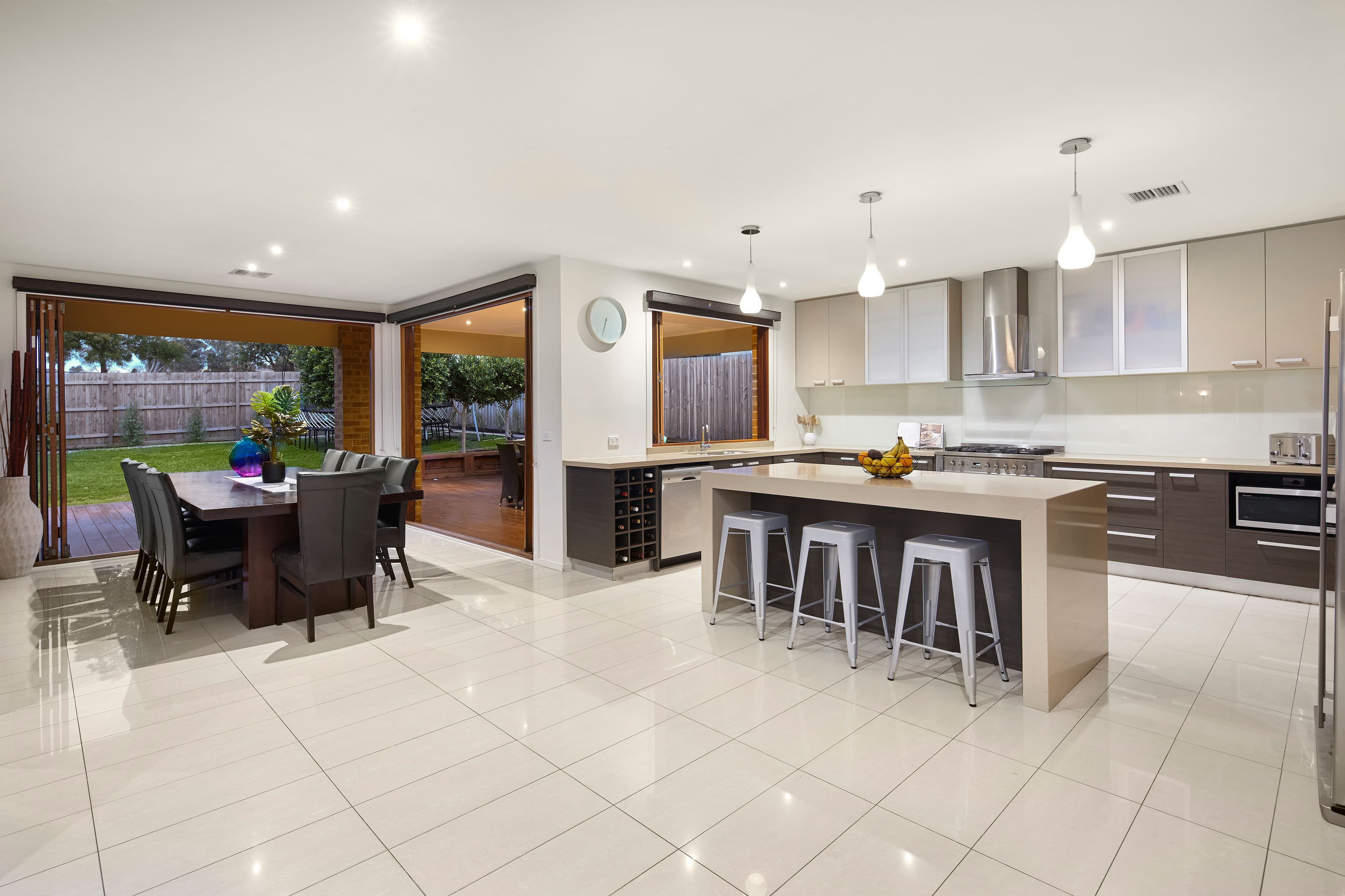 24 Mayfield Drive, Mount Waverley VIC 3149, Mount Waverley - Thumbnail 3