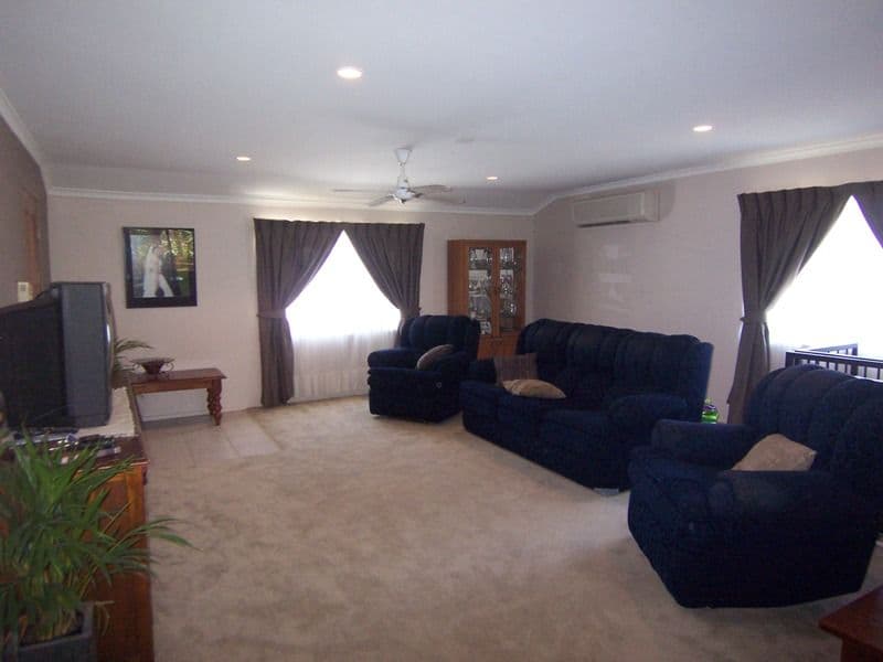 36 Glengala Drive, ROCHEDALE SOUTH QLD 4123, Rochedale South - Thumbnail 2