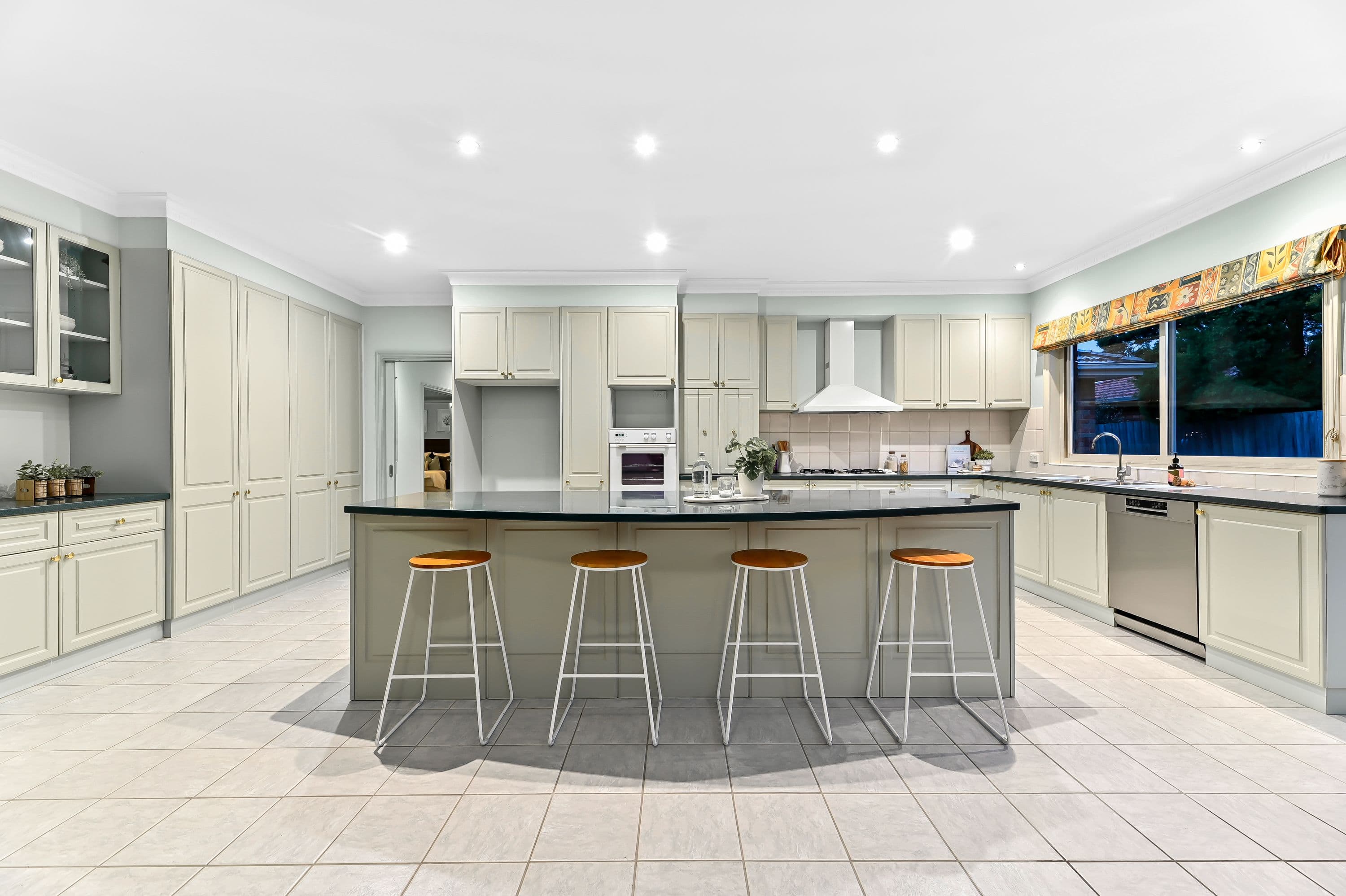 22 Rob Roy Street, Glen Waverley VIC 3150, Glen Waverley - Thumbnail 6