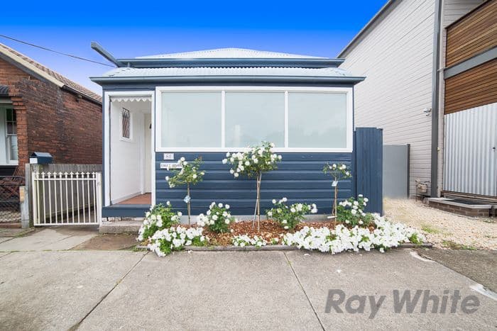82 Young Street, Carrington NSW 2294, Carrington - Thumbnail 2