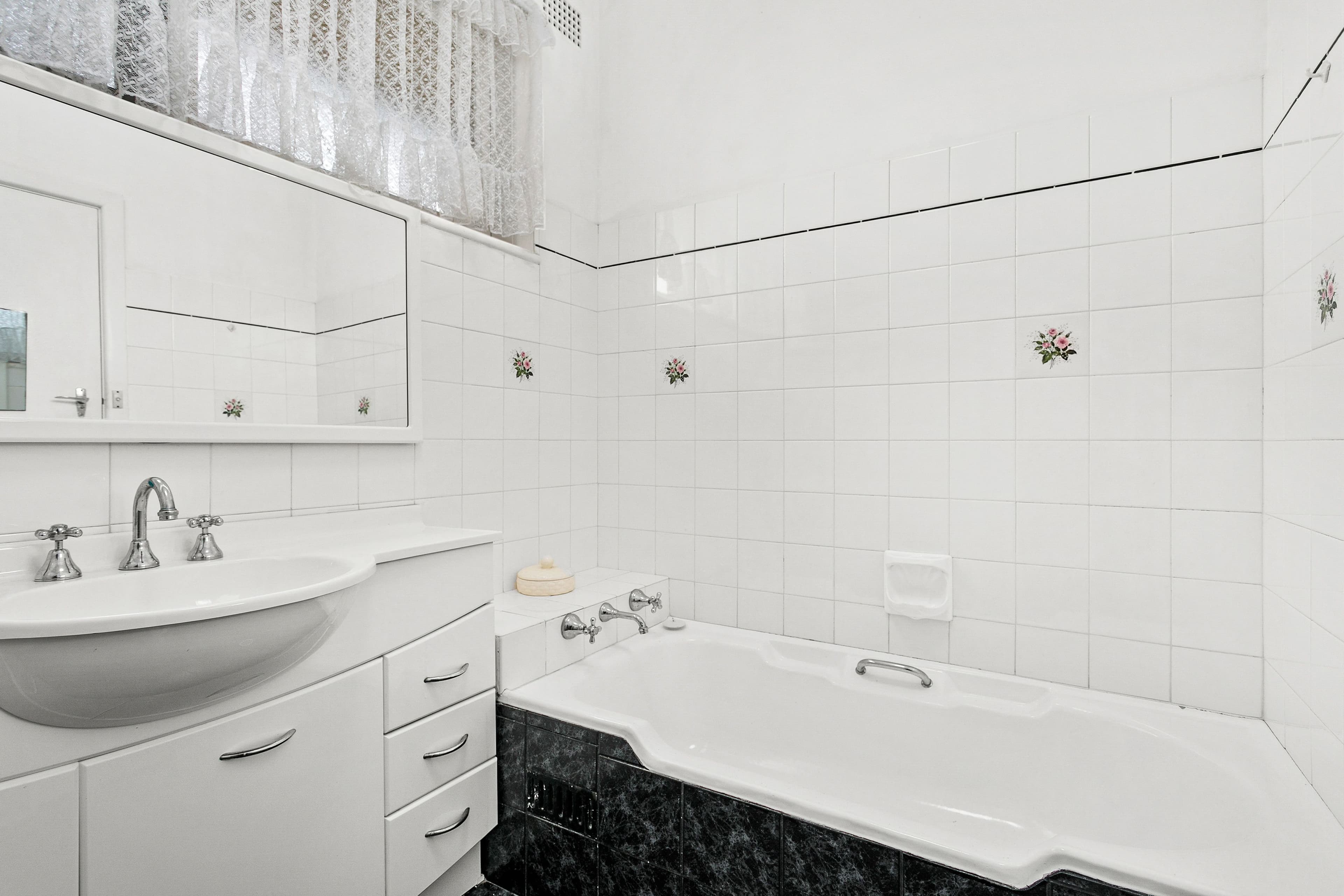 1 Wadsley Crescent, Connells Point NSW 2221, Connells Point - Thumbnail 8