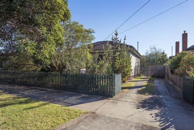 120 McMahon Road, Reservoir VIC 3073, Reservoir - Thumbnail 2