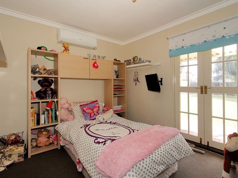 23 Hibbertia Crescent, RIVERTON WA 6148, Riverton - Thumbnail 7