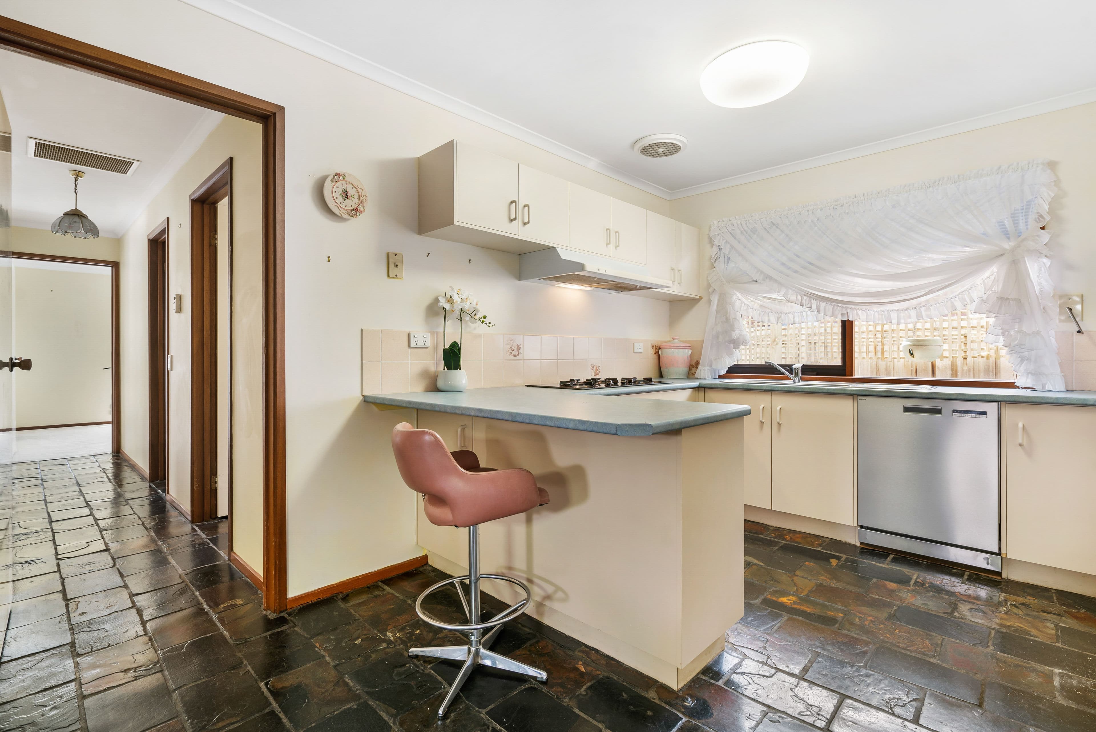 26 Mckenzie Crescent, Hoppers Crossing VIC 3029, Hoppers Crossing - Thumbnail 8