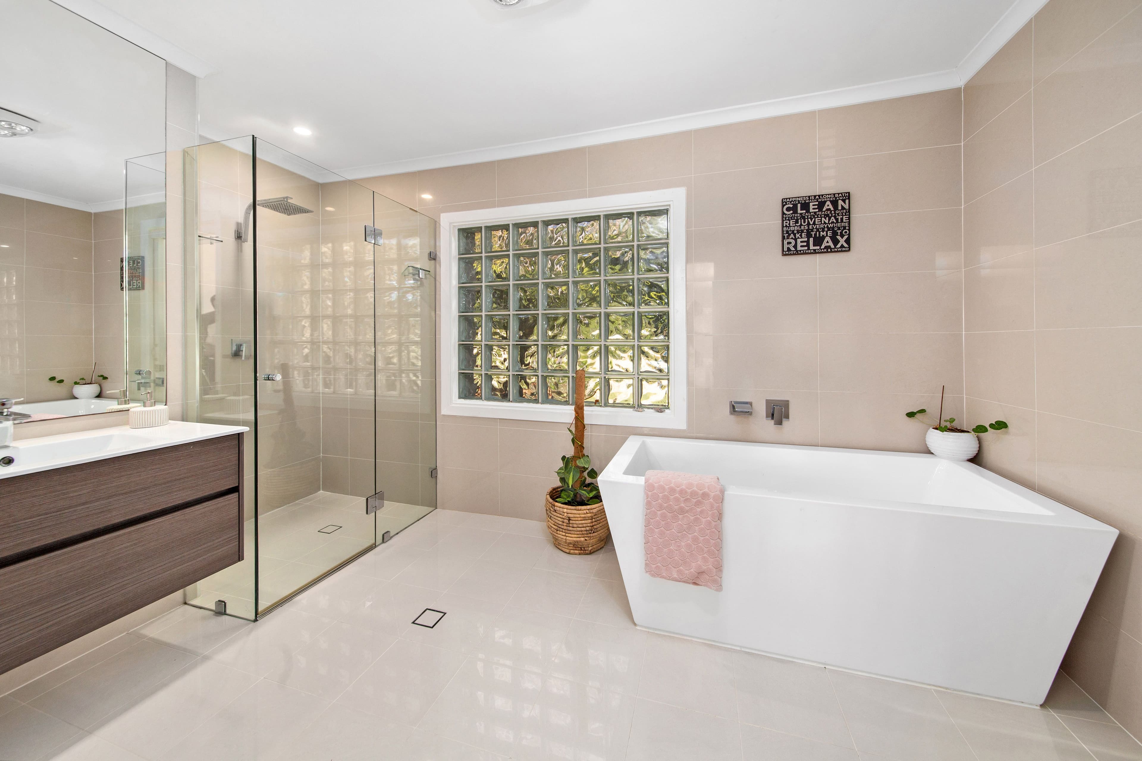 6 Lara Close, Illawong NSW 2234, Illawong - Thumbnail 8