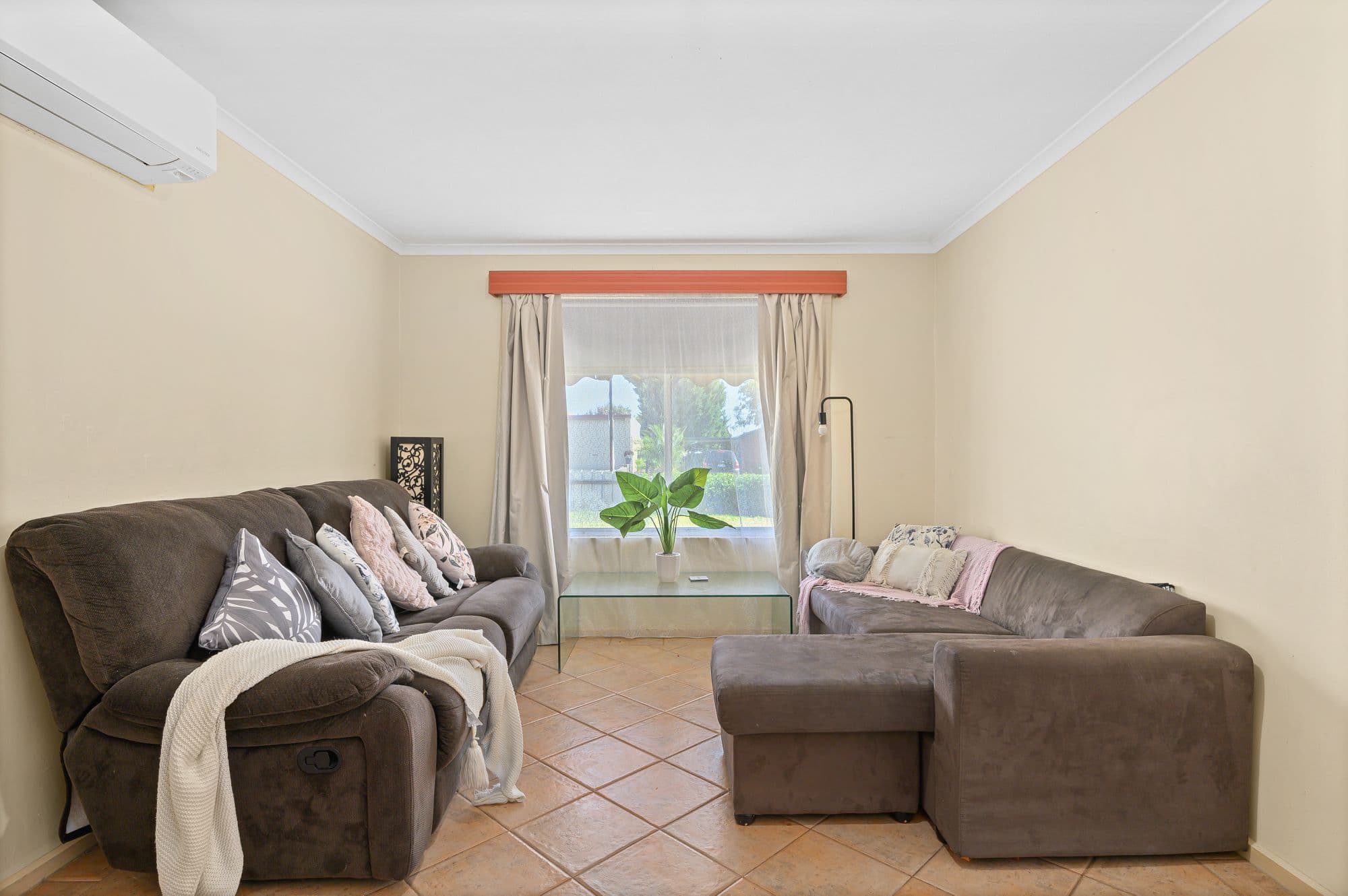 36 Amberleigh Close, Christie Downs SA 5164, Christie Downs - Thumbnail 2