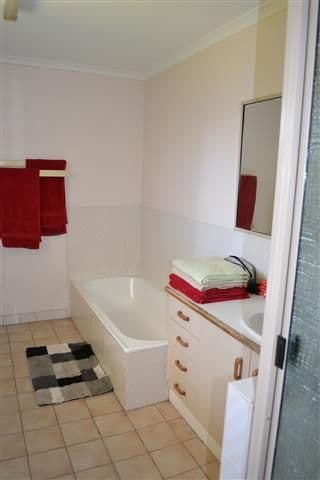5 William Street, GLADSTONE CENTRAL QLD 4680, Gladstone Central - Thumbnail 6