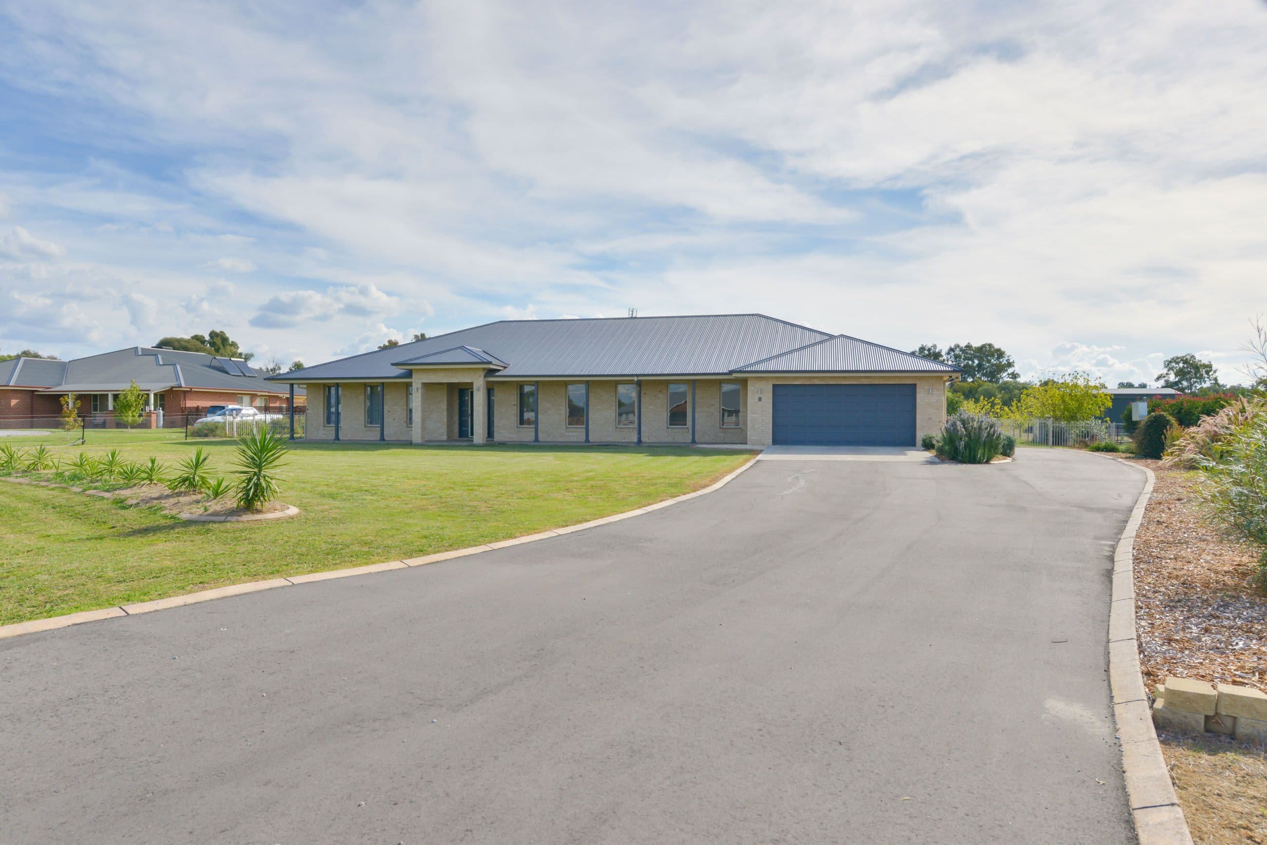 8 Edna Close, Tamworth NSW 2340, Tamworth - Thumbnail 2