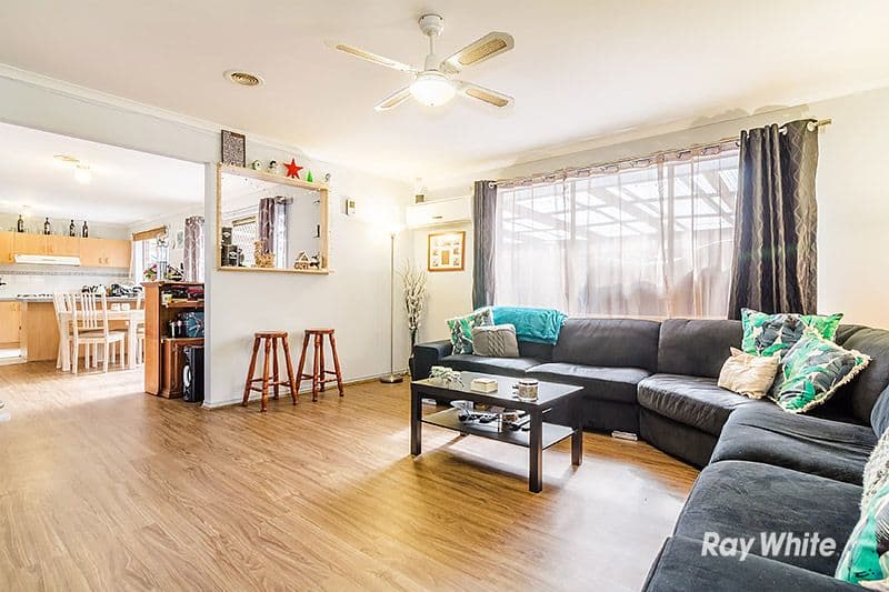 35 Cornwell Crescent, Cranbourne East VIC 3977, Cranbourne East - Thumbnail 2