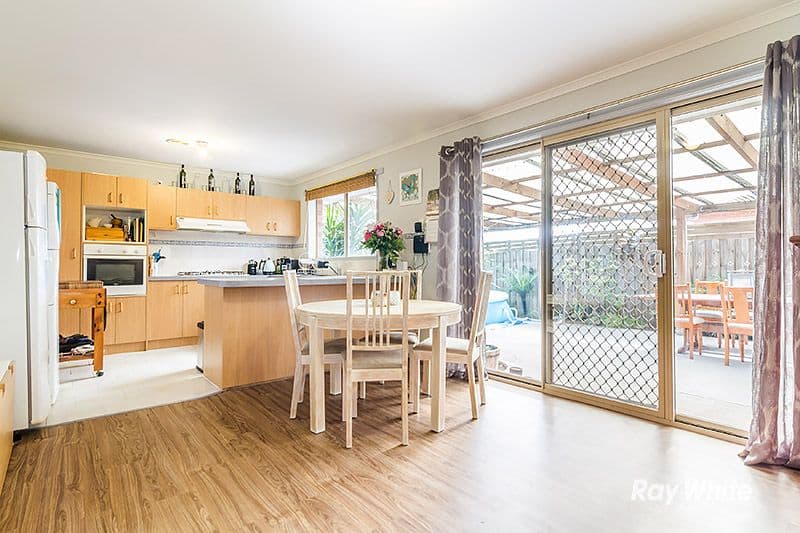 35 Cornwell Crescent, Cranbourne East VIC 3977, Cranbourne East - Thumbnail 4