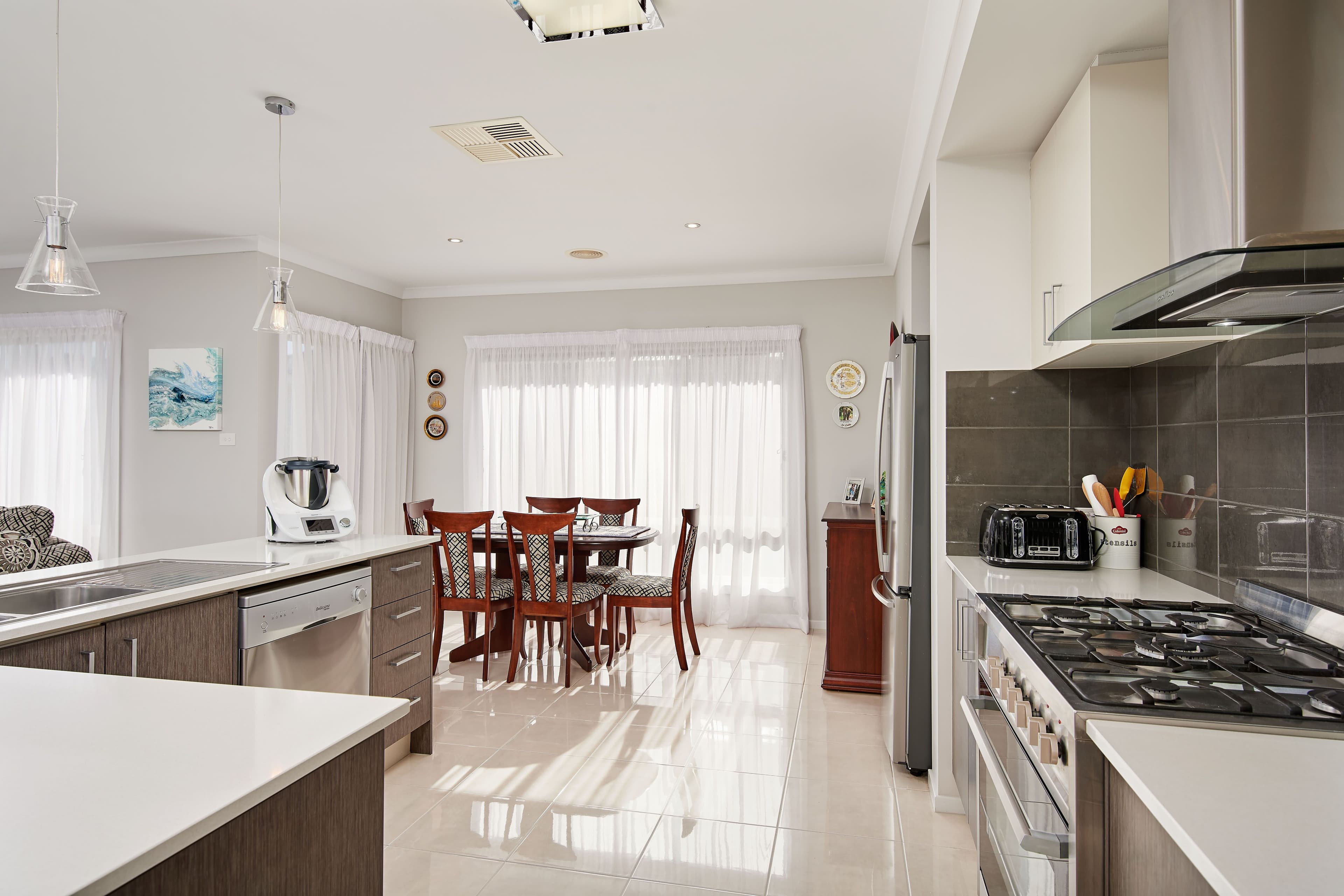 6 Colombo Avenue, Gobbagombalin - Thumbnail 3