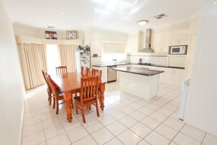 8 Jordan Avenue, MILDURA VIC 3500, Mildura - Thumbnail 2