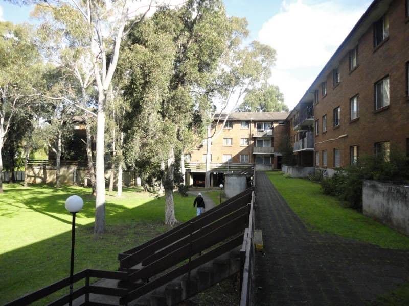 162 Sandal Crescent, CARRAMAR NSW 2163, Carramar - Thumbnail 2