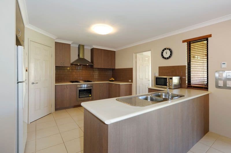 13 Nunweek Turn, BALDIVIS WA 6171, Baldivis - Thumbnail 2