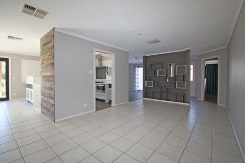 15 Falconer Place, BUNGENDORE NSW 2621, Bungendore - Thumbnail 3