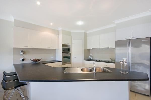 4 Whitely Circuit, PACIFIC PINES QLD 4211, Pacific Pines - Thumbnail 3