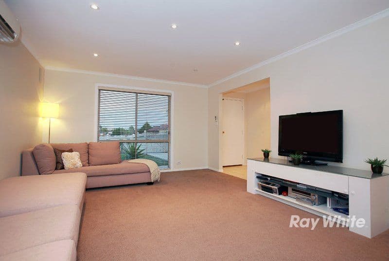 7 Greenmantle Close, CRANBOURNE VIC 3977, Cranbourne West - Thumbnail 4