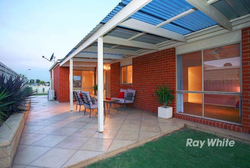 7 Greenmantle Close, CRANBOURNE VIC 3977, Cranbourne West - Thumbnail 5