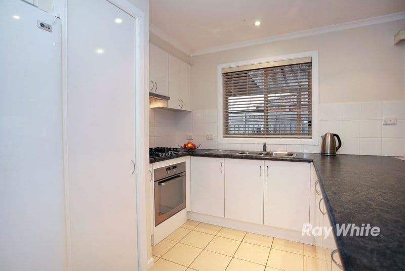 7 Greenmantle Close, CRANBOURNE VIC 3977, Cranbourne West - Thumbnail 7