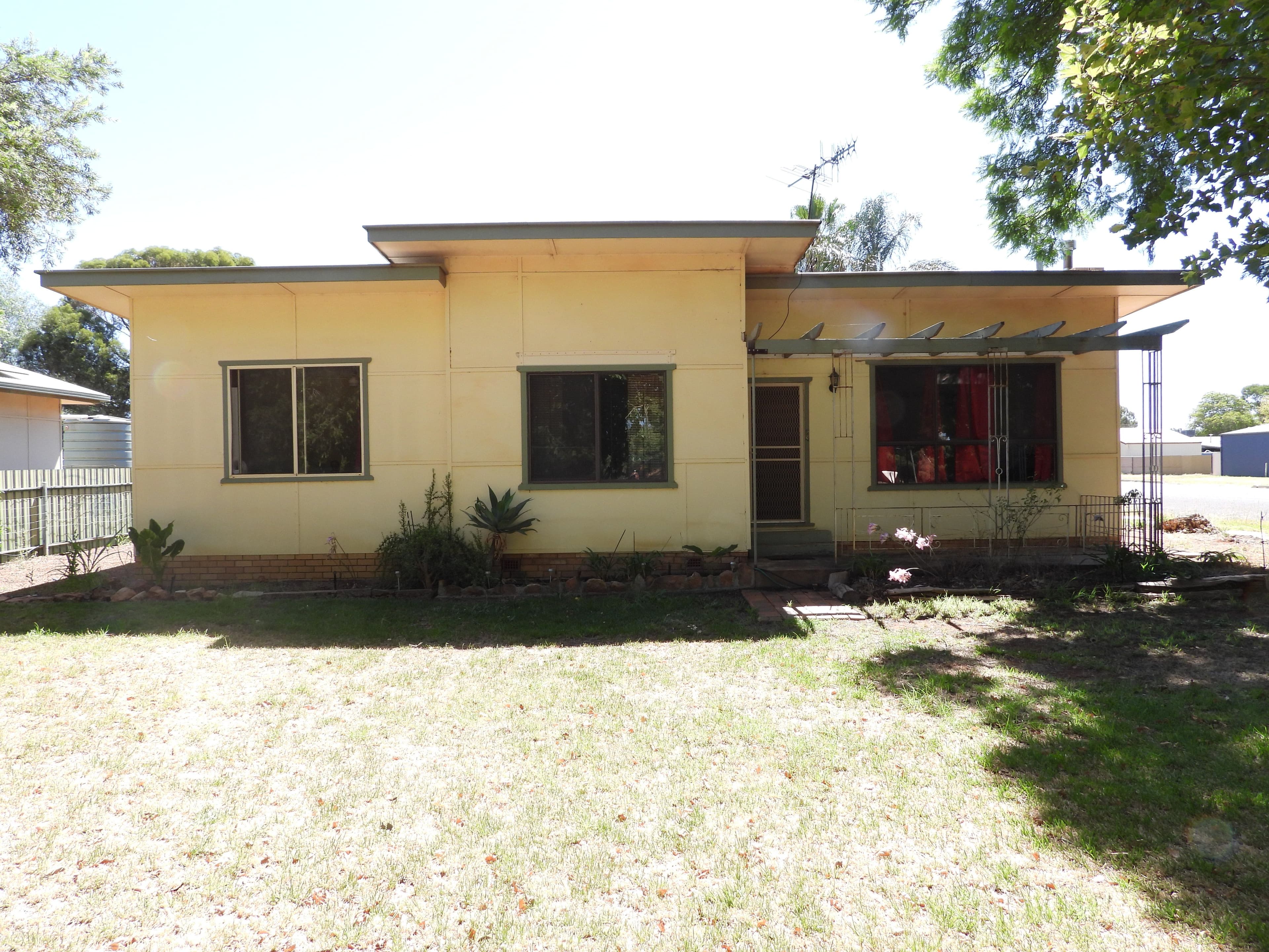 24 Napier Street, Goolgowi NSW 2652, Goolgowi - Image 1