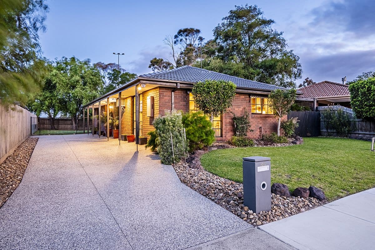 109 Lesdon Avenue, Cranbourne VIC 3977, Cranbourne - Image 1