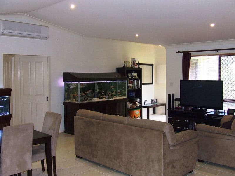 5 Cunningham Avenue, LANDSBOROUGH QLD 4550, Landsborough - Thumbnail 4