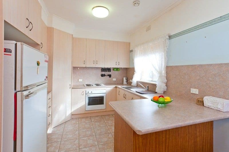 11 Cameron Avenue, MILDURA VIC 3500, Mildura - Thumbnail 2