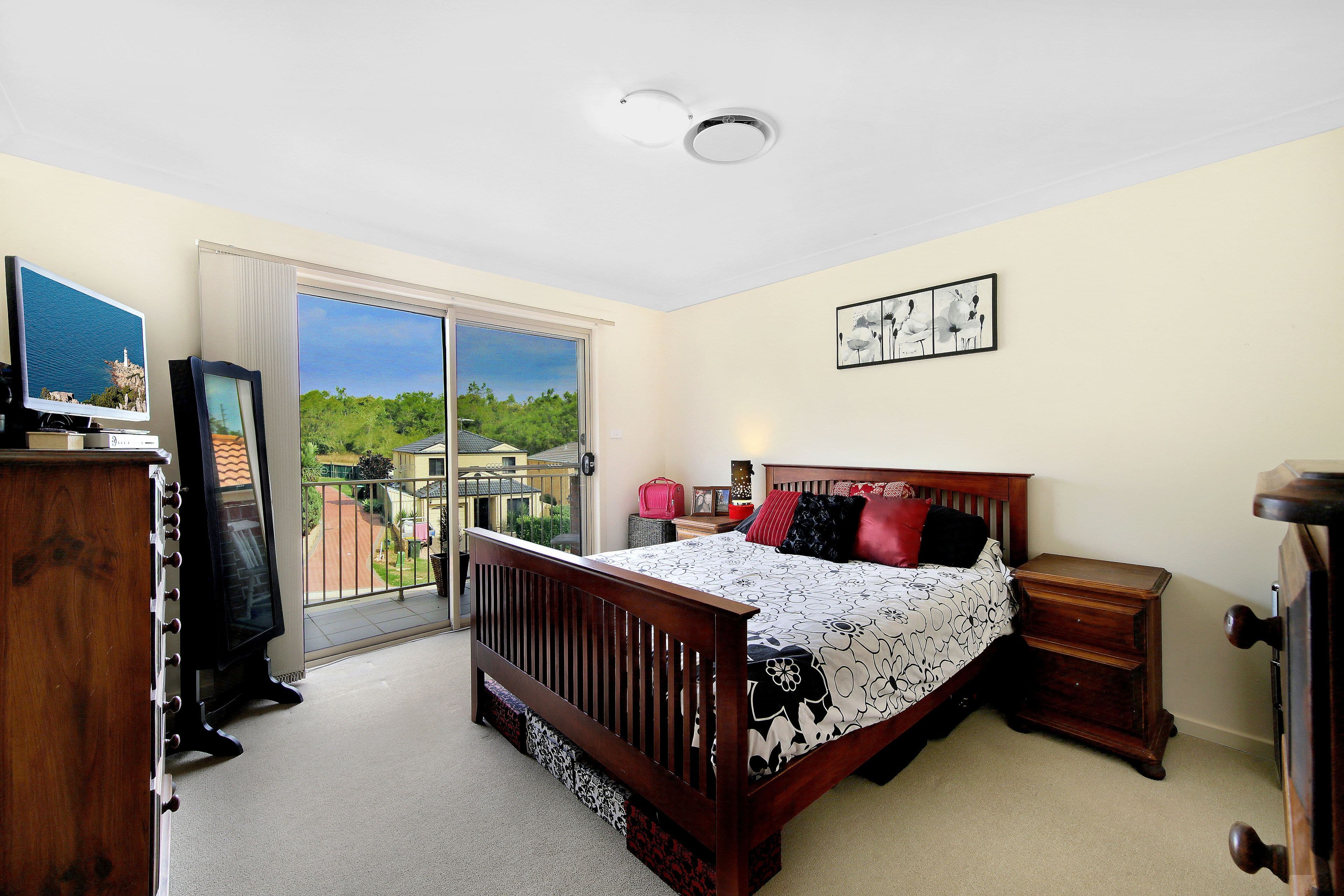 8 Vaucluse Place, Glen Alpine - Thumbnail 4