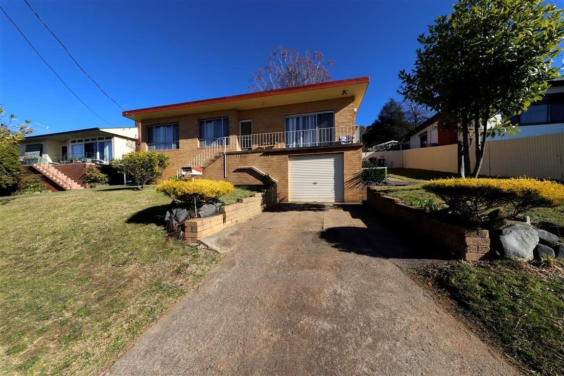 30 Sunnyside Avenue, Batlow NSW 2730, Batlow - Image 1