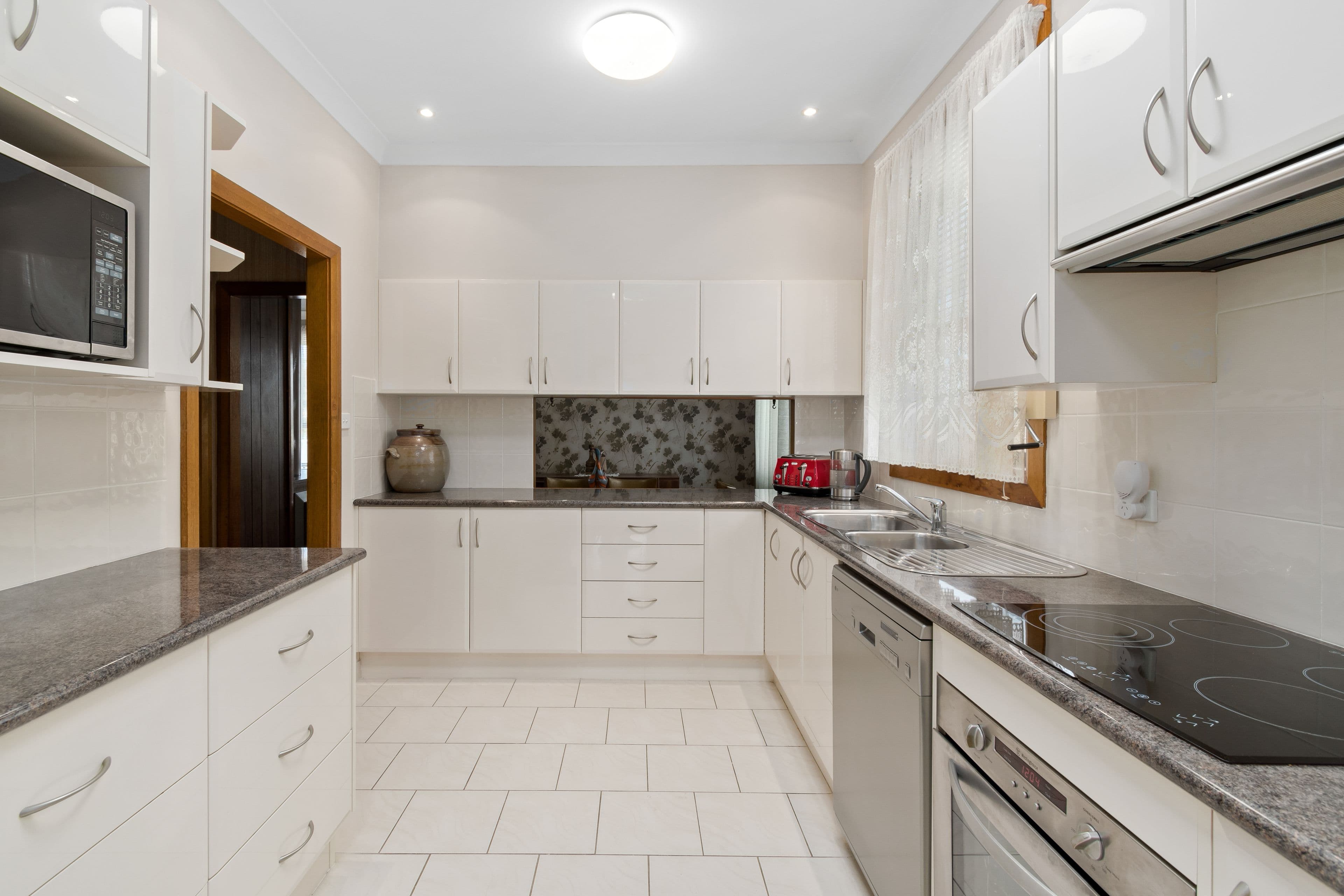 26 Lindsay Street, Unanderra NSW 2526, Unanderra - Thumbnail 2