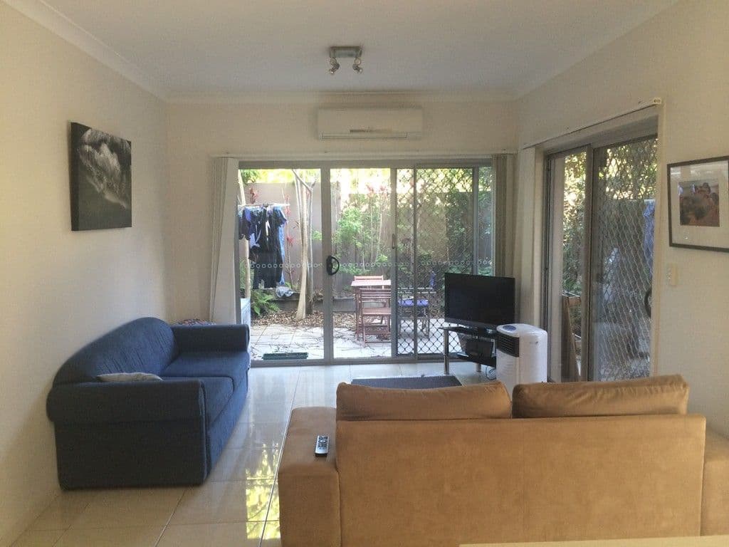 81 Pohlman Street, Southport QLD 4215, Southport - Thumbnail 4