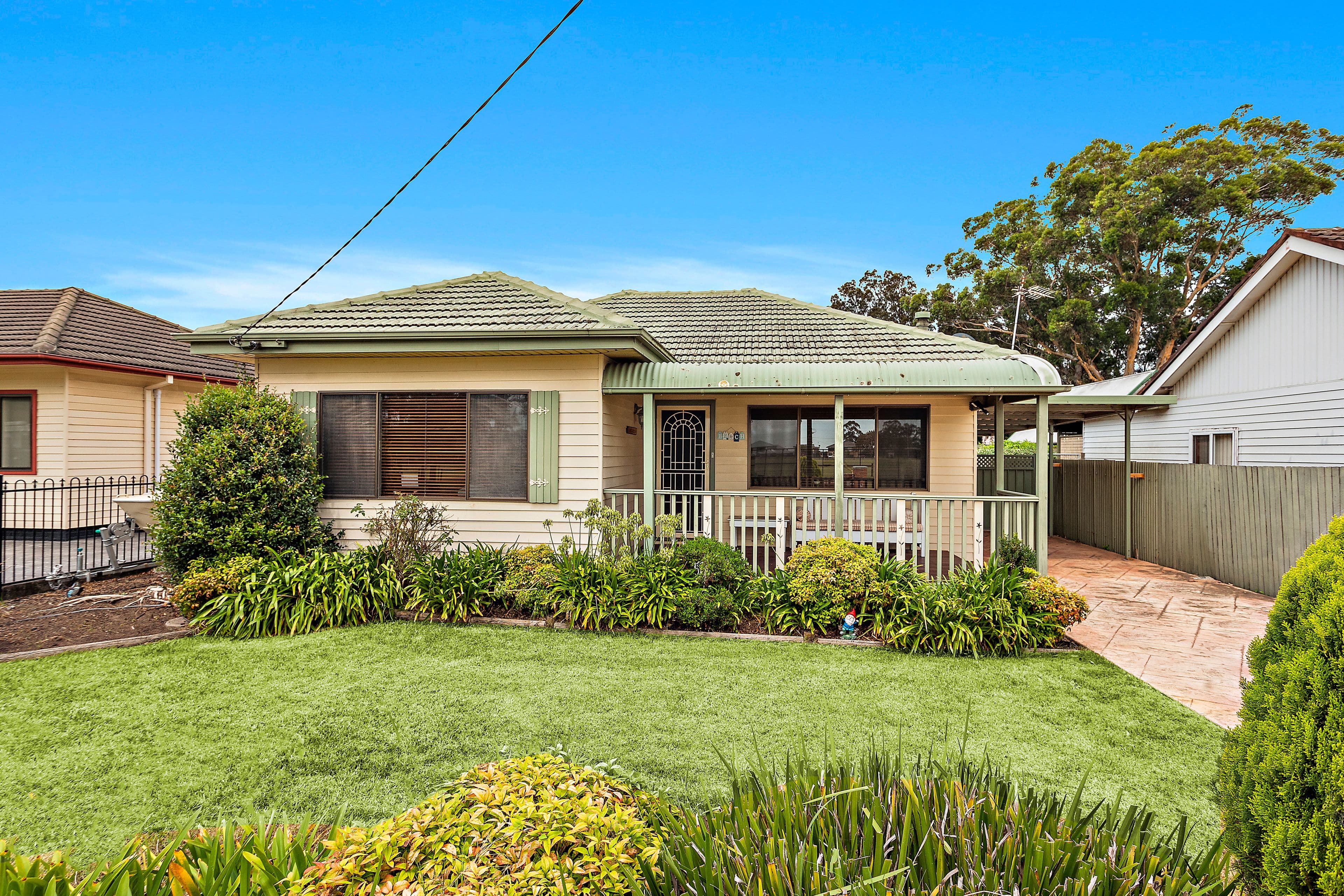 28 Timbs Road, Oak Flats - Image 1