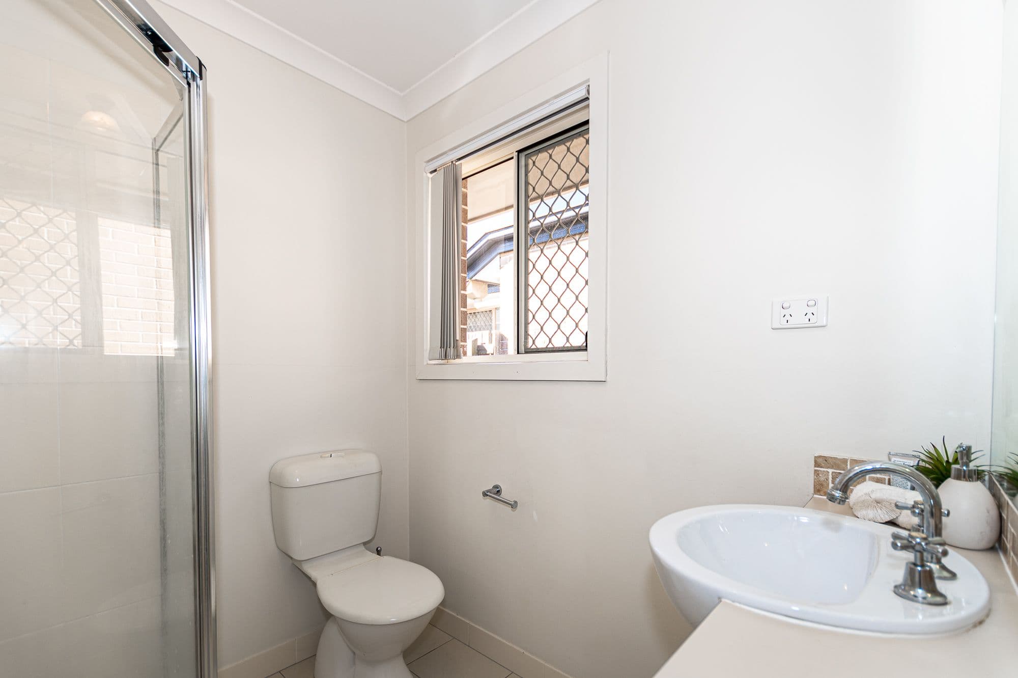 8 Pleasant Drive, Redbank Plains QLD 4301, Redbank Plains - Thumbnail 6