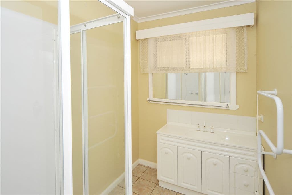 14 Fifth Avenue, WHITE HILLS VIC 3550, White Hills - Thumbnail 3