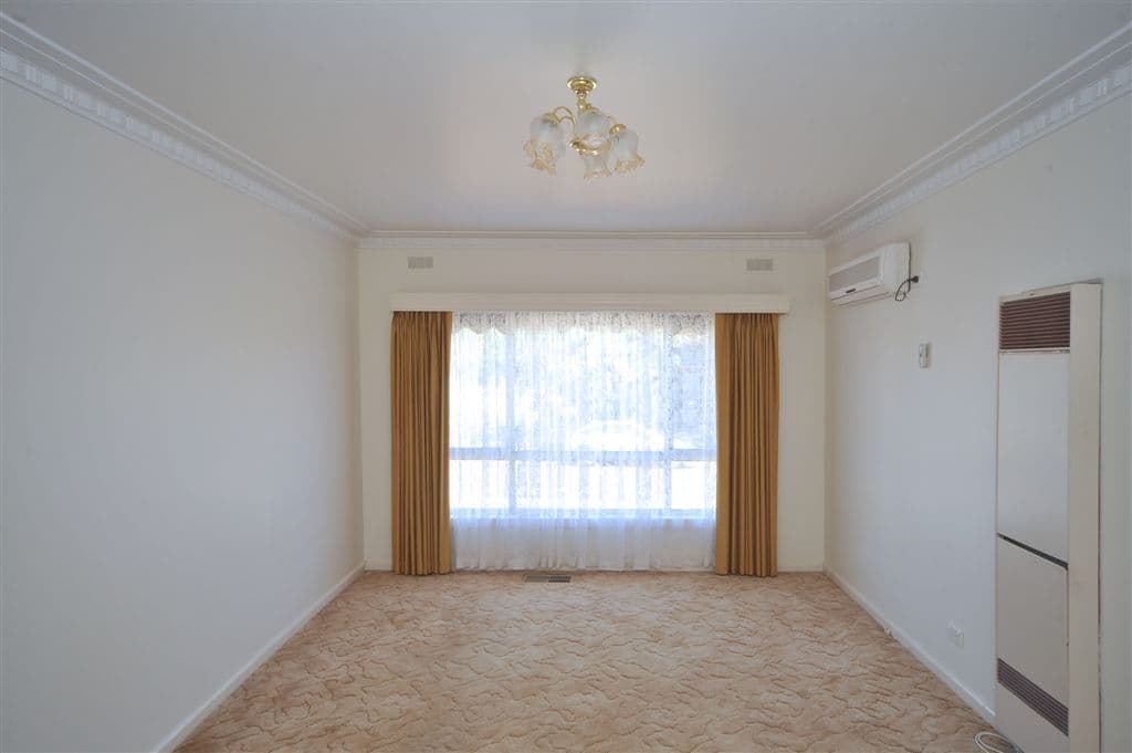 14 Fifth Avenue, WHITE HILLS VIC 3550, White Hills - Thumbnail 4