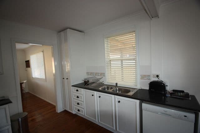 20 Hawkey Crescent, CAMDEN NSW 2570, Camden - Thumbnail 2