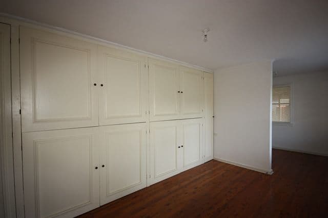 20 Hawkey Crescent, CAMDEN NSW 2570, Camden - Thumbnail 4