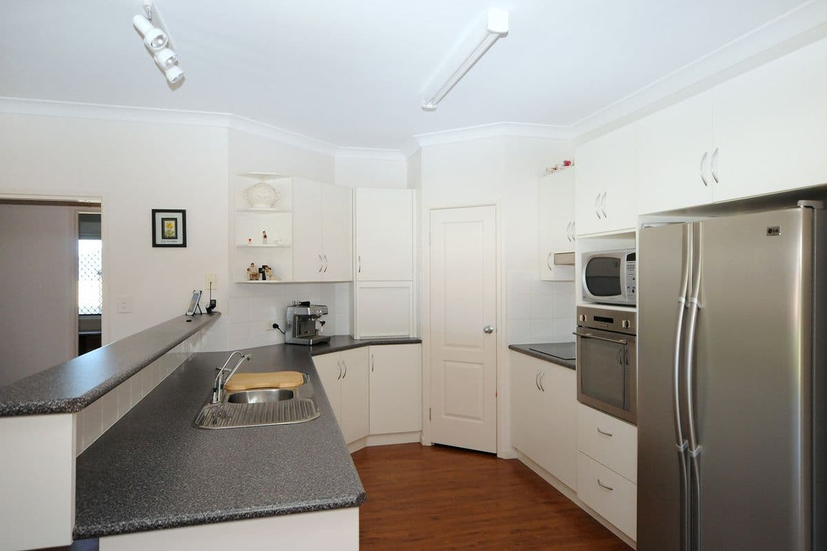 13 Sommariva Street, WESTBROOK QLD 4350, Westbrook - Thumbnail 3