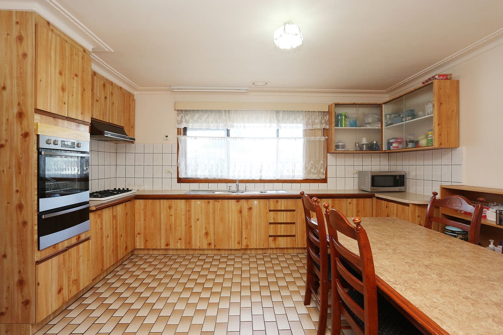 40 Victoria Drive, Thomastown VIC 3074, Thomastown - Thumbnail 2
