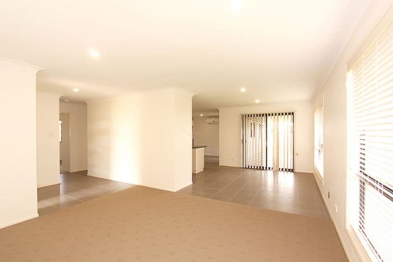 6 Graves Drive, KEARNEYS SPRING QLD 4350, Kearneys Spring - Thumbnail 4