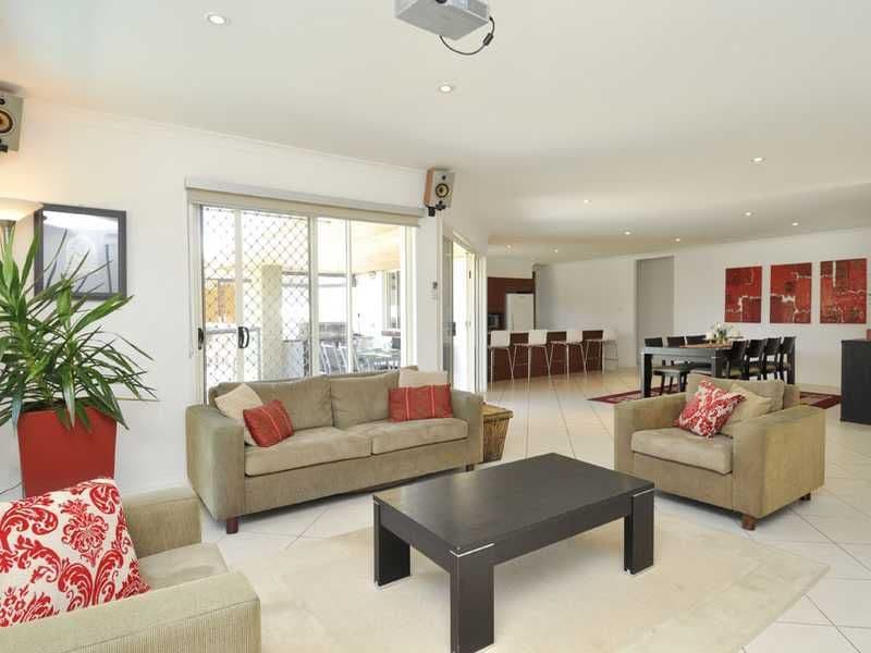 4 Tingira Street, PALM BEACH QLD 4221, Palm Beach - Thumbnail 3