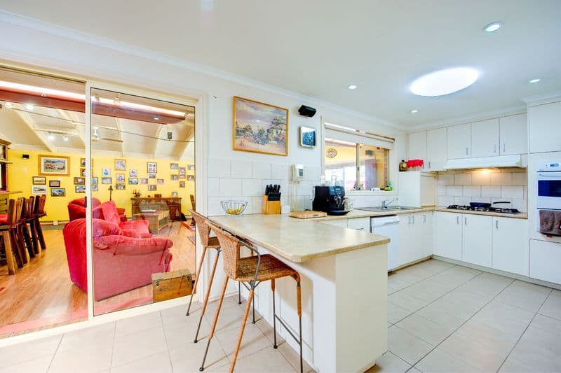 6 Holt Place, PAKENHAM VIC 3810, Pakenham - Thumbnail 5