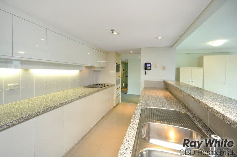 21 Dobson Avenue, Rosanna, Rosanna - Thumbnail 3