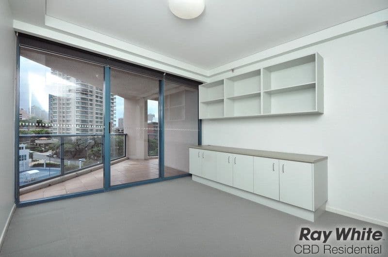 21 Dobson Avenue, Rosanna, Rosanna - Thumbnail 6