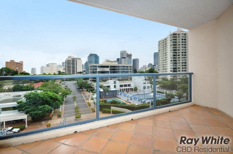 21 Dobson Avenue, Rosanna, Rosanna - Thumbnail 8
